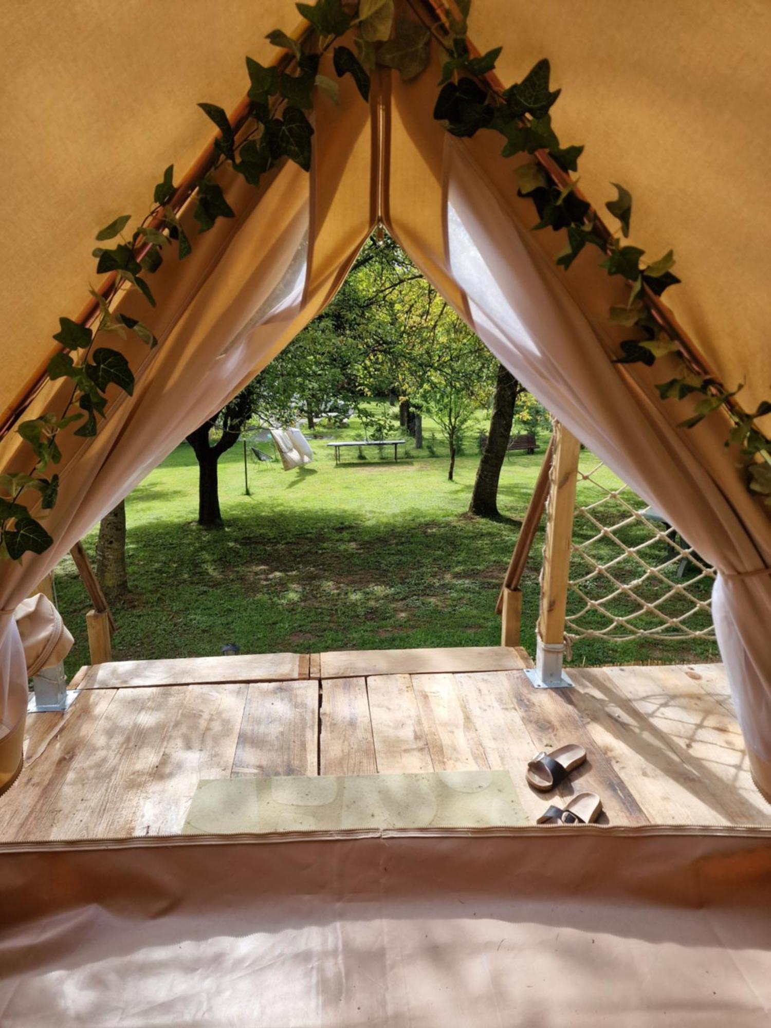Lodge Tente Les Pommiers Glamping O Rendez-Vous En Demi-Pension Roquefeuil Ngoại thất bức ảnh