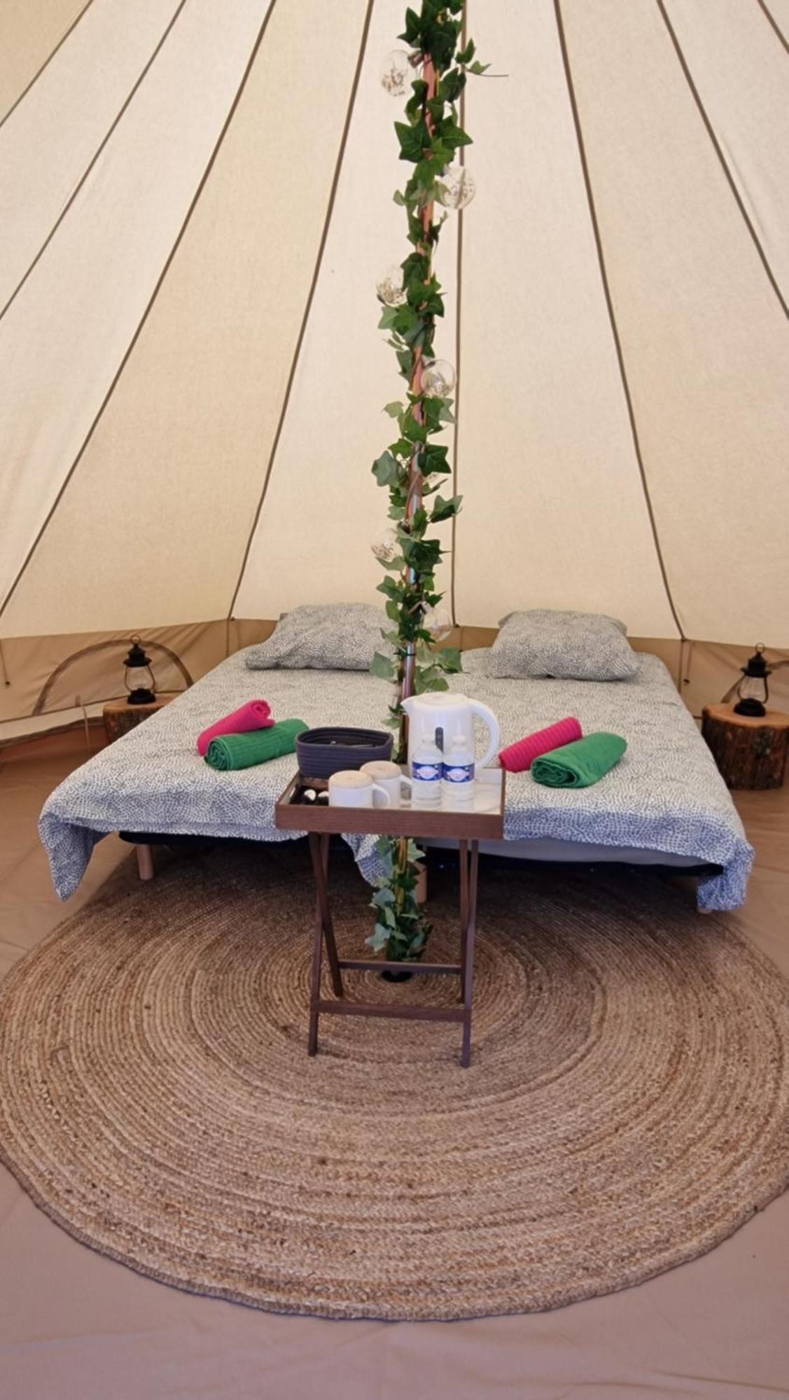 Lodge Tente Les Pommiers Glamping O Rendez-Vous En Demi-Pension Roquefeuil Ngoại thất bức ảnh